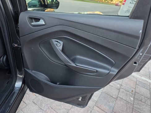 Used 2018 Ford Escape SE FWD image 22