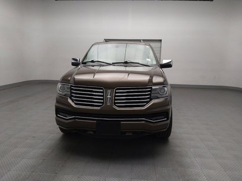 Used 2016 Lincoln Navigator Select image 15