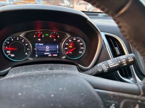 Used 2020 Chevrolet Equinox LT image 48