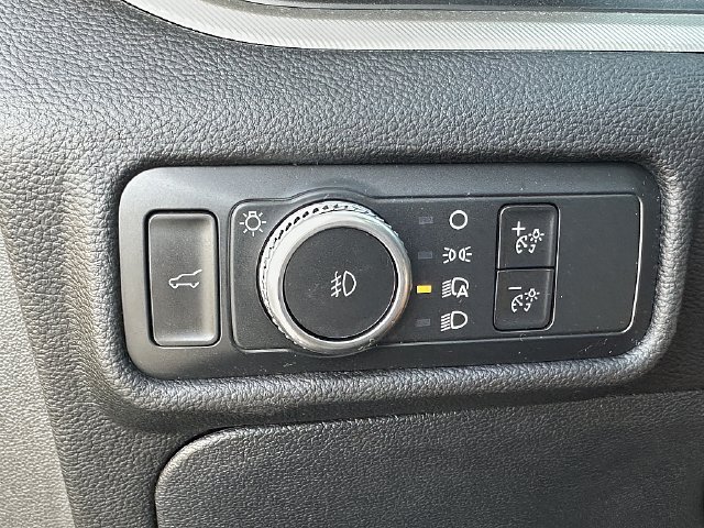 Used 2022 Ford Explorer XLT w/ Equipment Group 202A RWD image 24