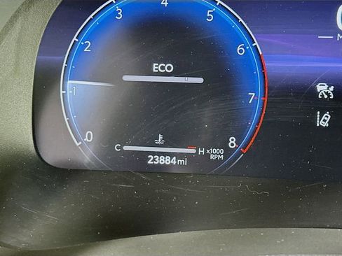 Used 2023 Toyota Highlander Limited image 12