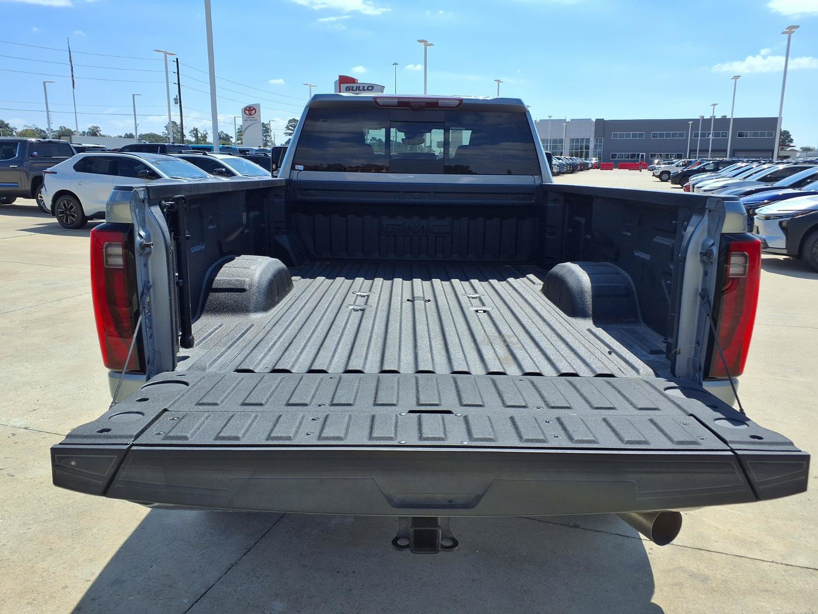 Used 2025 GMC Sierra 3500 Denali Ultimate AWD/4WD image 8
