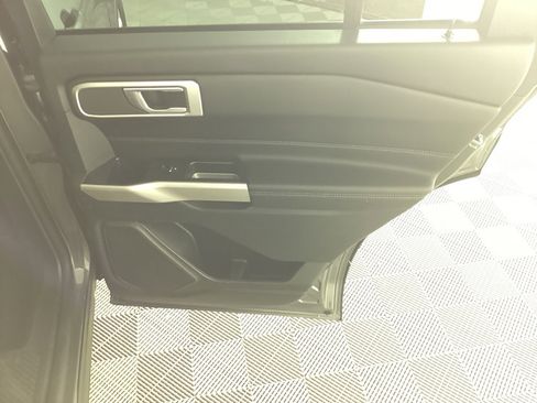 Used 2023 Ford Explorer XLT w/ Equipment Group 202A image 13