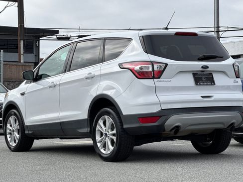 Used 2017 Ford Escape SE AWD/4WD image 3