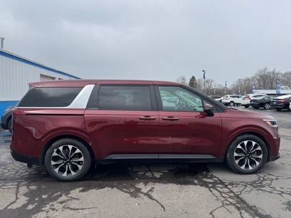Used 2022 Kia Carnival EX
