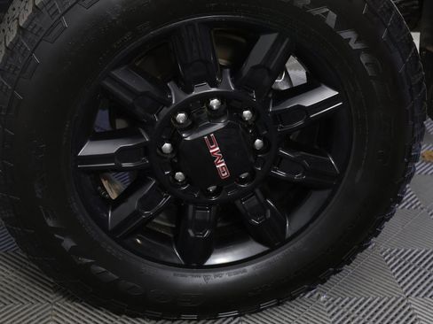 Used 2025 GMC Sierra 2500 AT4 w/ AT4 Premium Plus Package image 7