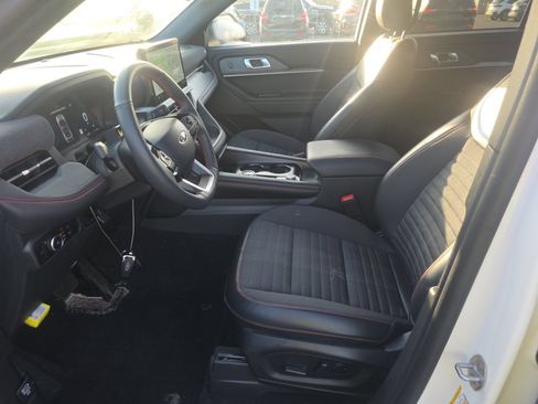 Used 2025 Ford Explorer ST-Line AWD/4WD image 8