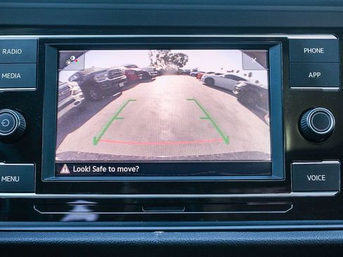 Used 2023 Volkswagen Jetta SE FWD image 24