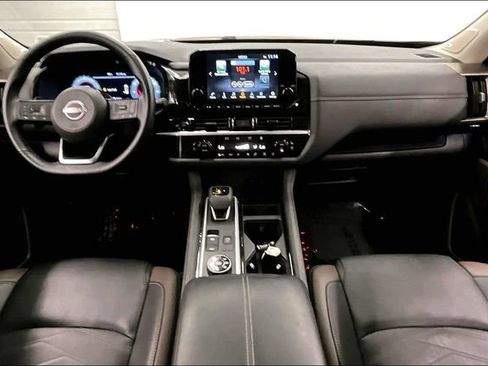 Used 2025 Nissan Pathfinder Platinum w/ Cargo Package AWD/4WD image 18