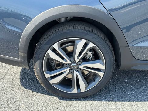 New 2026 Volvo V60 B5 Cross Country Plus w/ Protection Package Premier AWD/4WD image 6