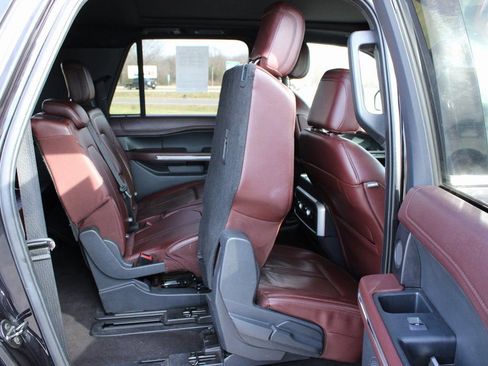 Used 2023 Ford Expedition Max Limited image 21