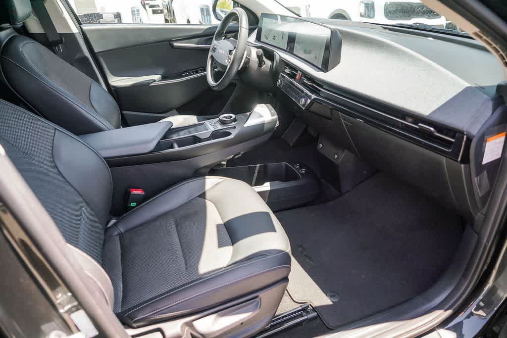 Certified 2023 Kia EV6 Light RWD image 15