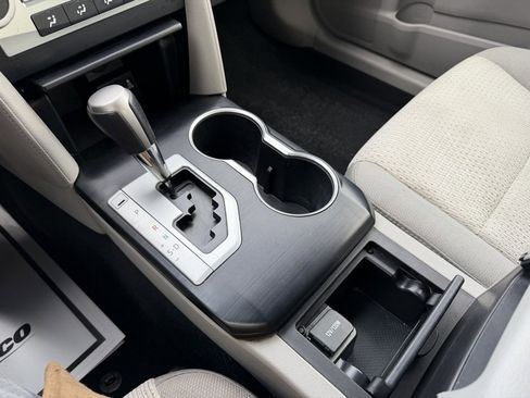 Used 2012 Toyota Camry LE image 28