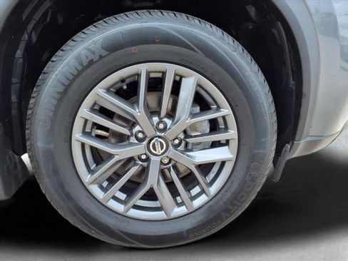 Certified 2021 Nissan Rogue S image 9