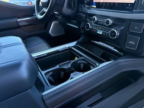 Used 2025 Ford F250 Platinum image 31