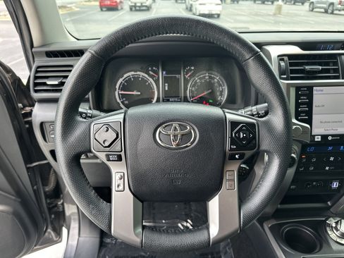 Used 2022 Toyota 4Runner Limited AWD/4WD image 35