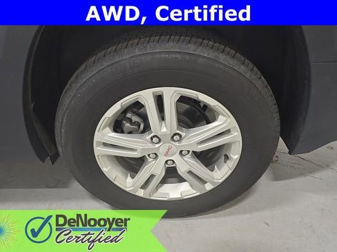 Used 2024 GMC Terrain SLE image 30