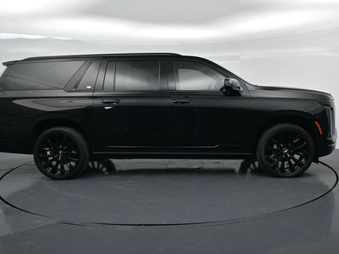Used 2026 Cadillac Escalade ESV Platinum Sport w/ LPO, ONYX Package AWD/4WD image 8