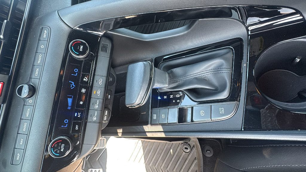 Used 2025 Hyundai Elantra SEL FWD image 23