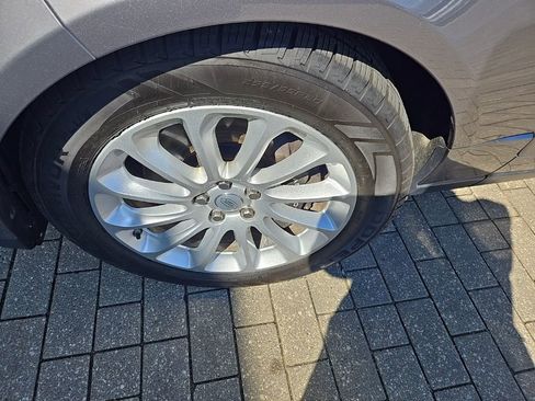 Used 2020 Land Rover Range Rover HSE image 10