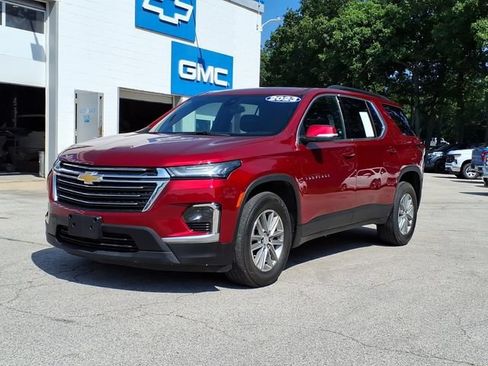 Used 2023 Chevrolet Traverse LT AWD/4WD image 3