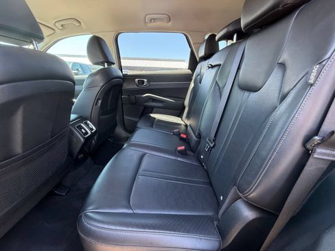 Used 2024 Kia Sorento S FWD image 27