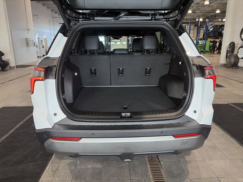 New 2026 Chevrolet Equinox LT w/ Convenience Package II image 5