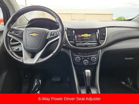 Used 2019 Chevrolet Trax LT w/ LT Convenience Package image 14