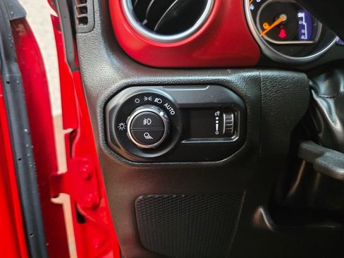 Used 2023 Jeep Gladiator Rubicon image 27