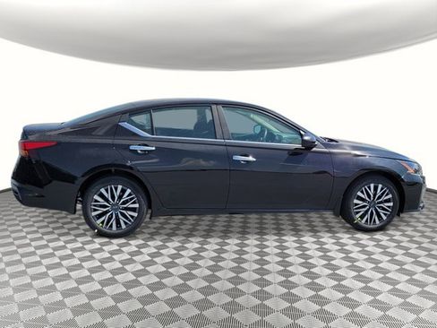 New 2025 Nissan Altima 2.5 SV image 6