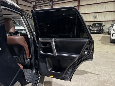 Used 2017 Toyota 4Runner Limited image 18