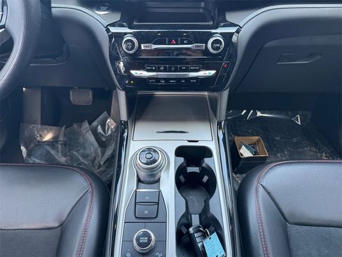 Used 2022 Ford Explorer ST-Line w/ Class IV Trailer Tow Package image 11