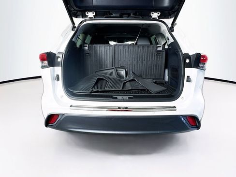 Used 2021 Toyota Highlander Limited image 27