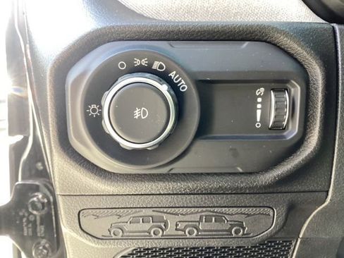 Used 2025 Jeep Wrangler Unlimited Sport AWD/4WD image 14