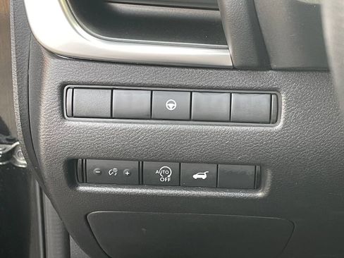 Used 2024 Nissan Rogue SV AWD/4WD image 20