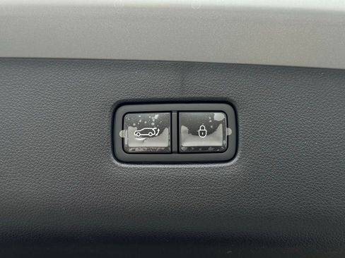 New 2026 Genesis GV70 2.5T Advanced image 17