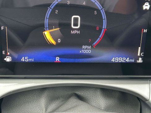 Used 2025 Chevrolet Trax LT FWD image 24
