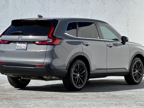 Used 2024 Honda CR-V LX image 3