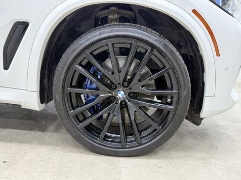Used 2021 BMW X5 M50i w/ Executive Package image 31