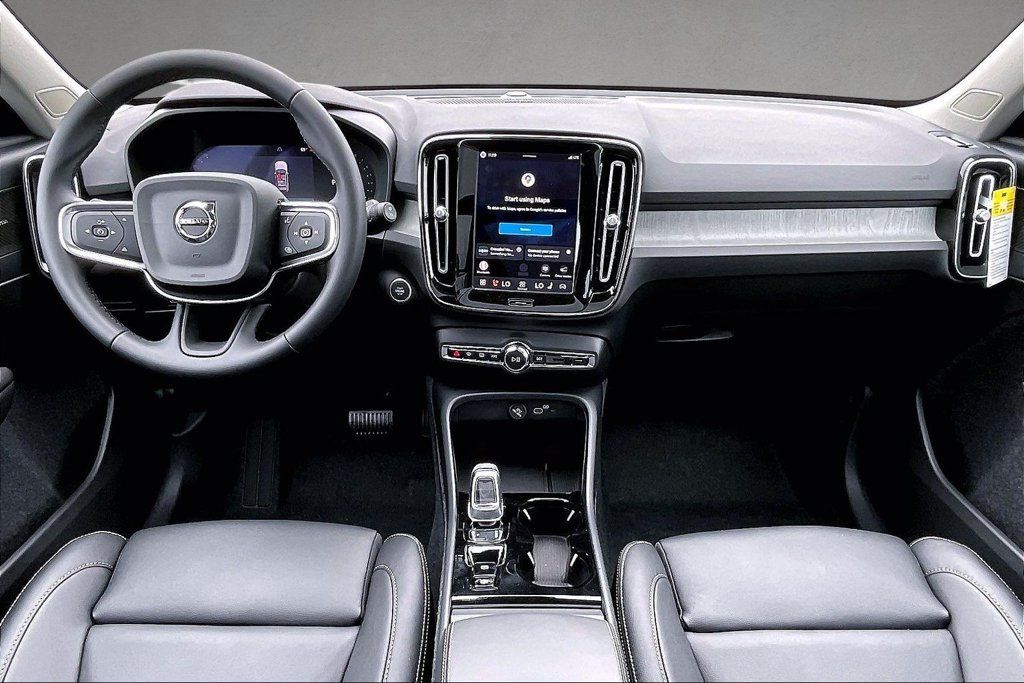 New 2026 Volvo XC40 B5 Ultra w/ Protection Package Premier AWD/4WD image 6