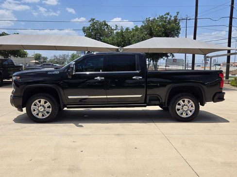 Certified 2025 Chevrolet Silverado 2500 High Country w/ Z71 Off-Road Package AWD/4WD image 4