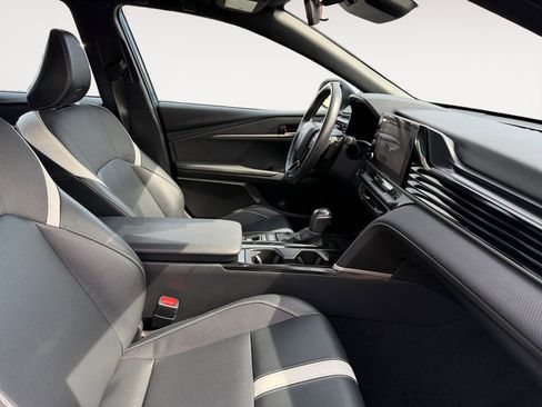 Certified 2025 Toyota Camry SE FWD image 15