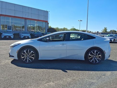 Certified 2024 Toyota Prius Prime image 4