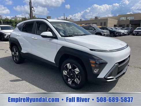 Used 2024 Hyundai Kona SEL AWD/4WD image 2