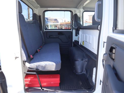 New 2024 Chevrolet Low Cab Forward image 18