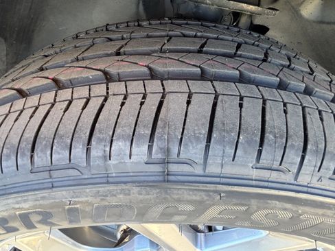 Certified 2025 BMW X4 xDrive30i image 12