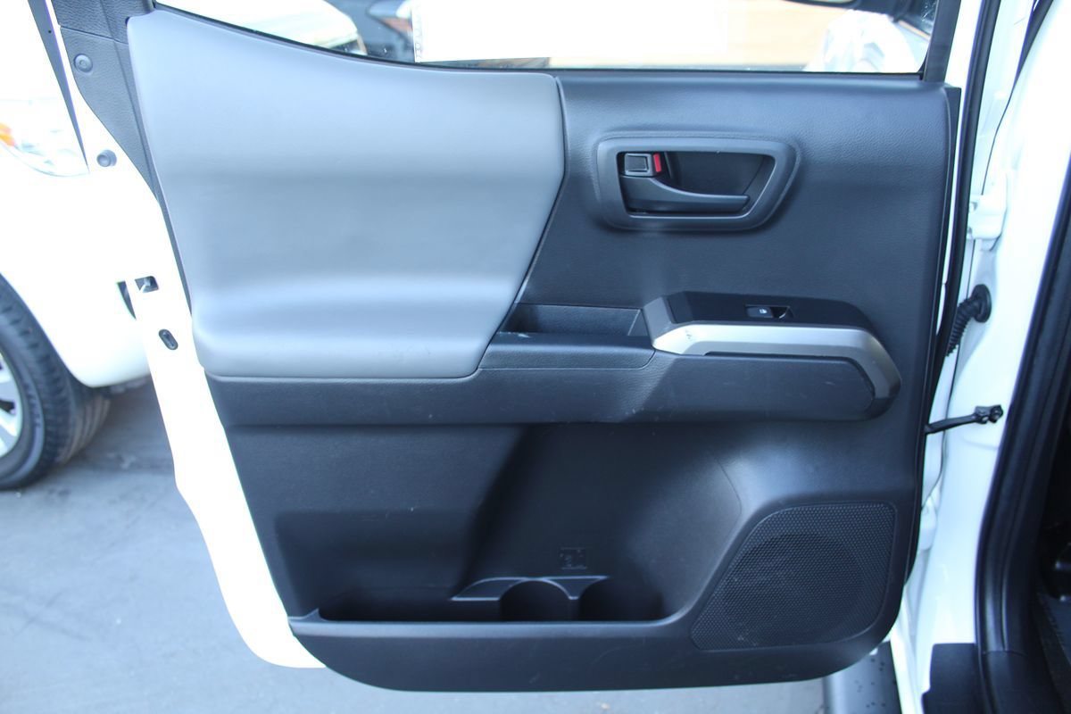 Used 2023 Toyota Tacoma SR5 AWD/4WD image 23