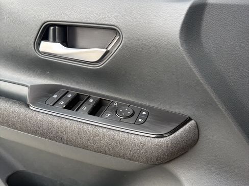 Used 2025 Nissan Kicks SV FWD image 17