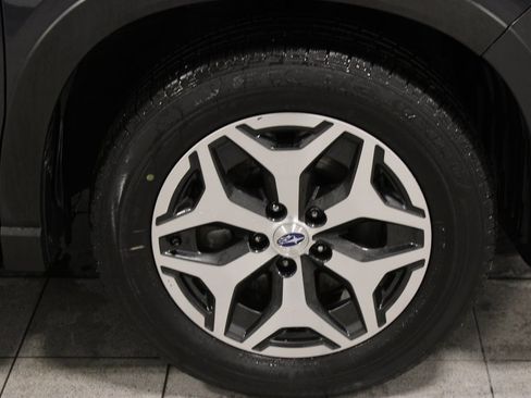Used 2019 Subaru Forester Premium image 27