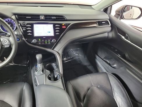 Used 2020 Toyota Camry LE w/ Convenience Package FWD image 17